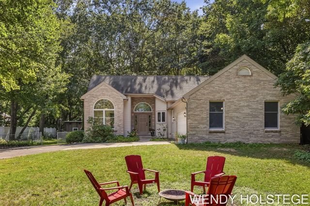 2080 W 32nd Street, Laketown Twp, MI 49423