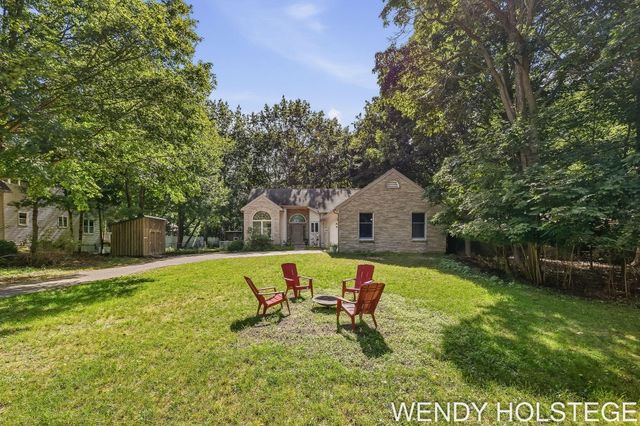 2080 W 32nd Street, Laketown Twp, MI 49423