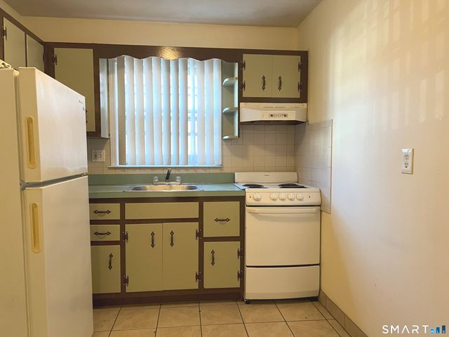1044 Campbell Avenue 4A, West Haven, CT 06551