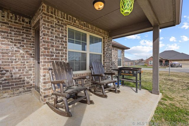 96 Dawson Drive, Calera, OK 74730