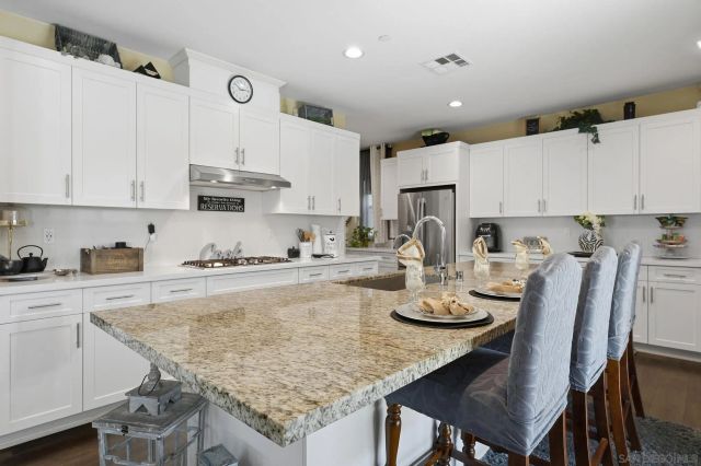 1124 Camino Levante, Chula Vista, CA 91913