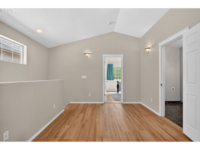 12619 Se FOSTER Rd, Portland, OR 97236