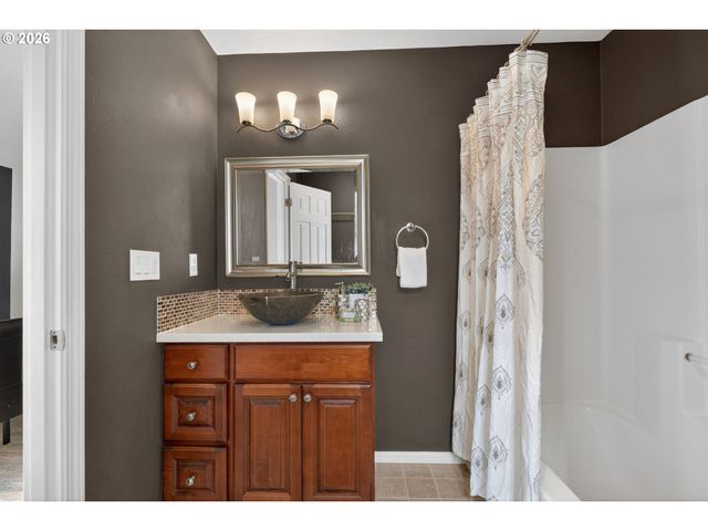 12619 Se FOSTER Rd, Portland, OR 97236