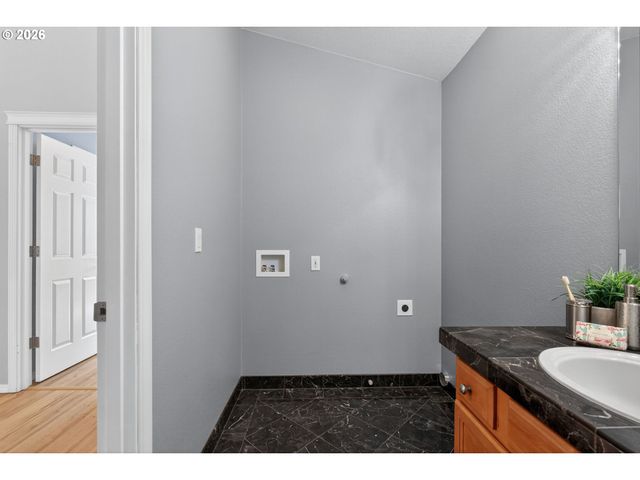 12619 Se FOSTER Rd, Portland, OR 97236