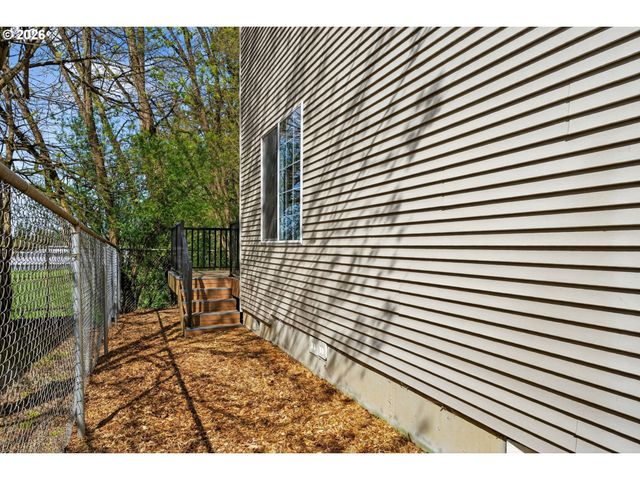 12619 Se FOSTER Rd, Portland, OR 97236