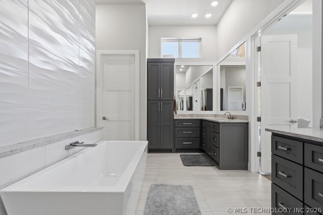 10715 S Nandina Court, Jenks, OK 74037