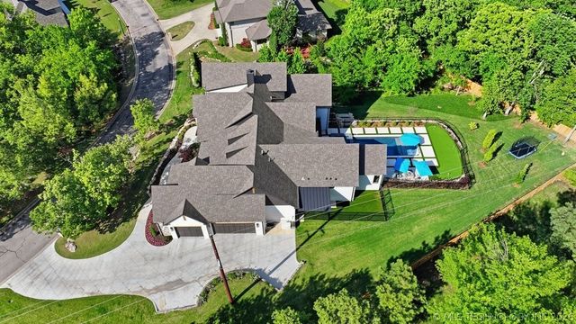 10715 S Nandina Court, Jenks, OK 74037