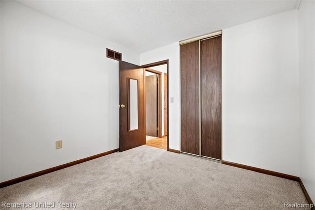 23316 Cranbrooke Drive, Novi, MI 48375