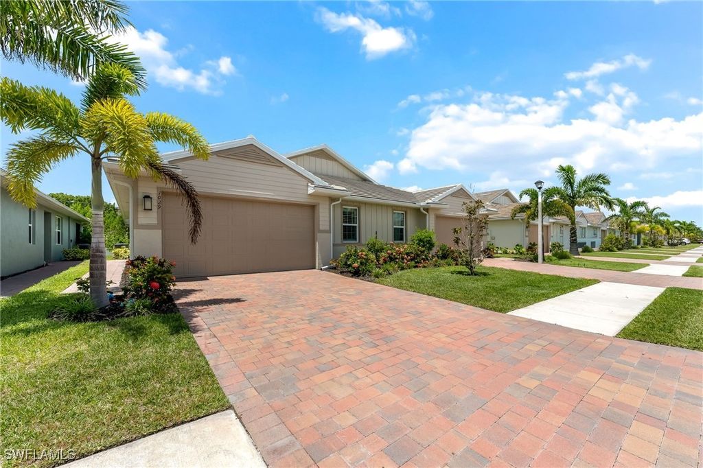 1029 Tranquil Brook DR, Naples, FL 34114