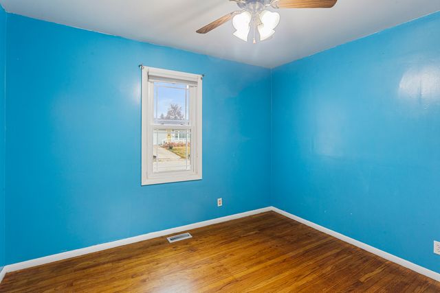 19 La Salle Drive, Decatur, IL 62521