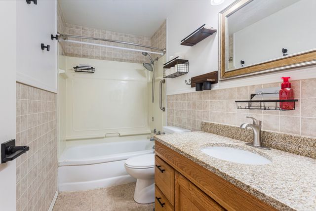 19 La Salle Drive, Decatur, IL 62521