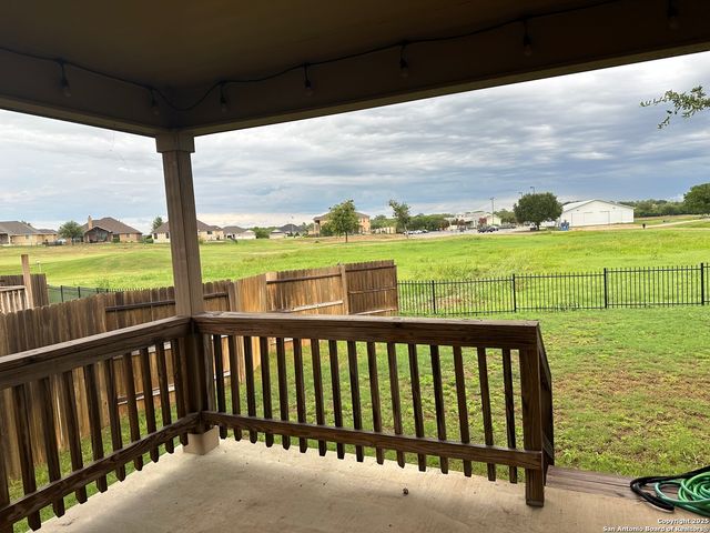 257 Middle Green, Floresville, TX 78114