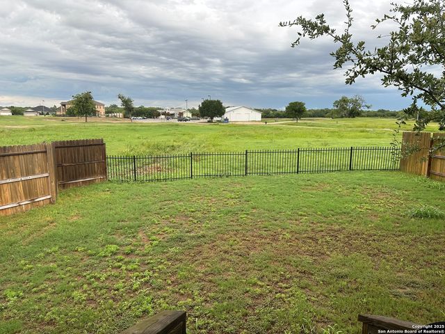 257 Middle Green, Floresville, TX 78114