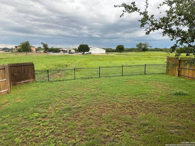 257 Middle Green, Floresville, TX 78114