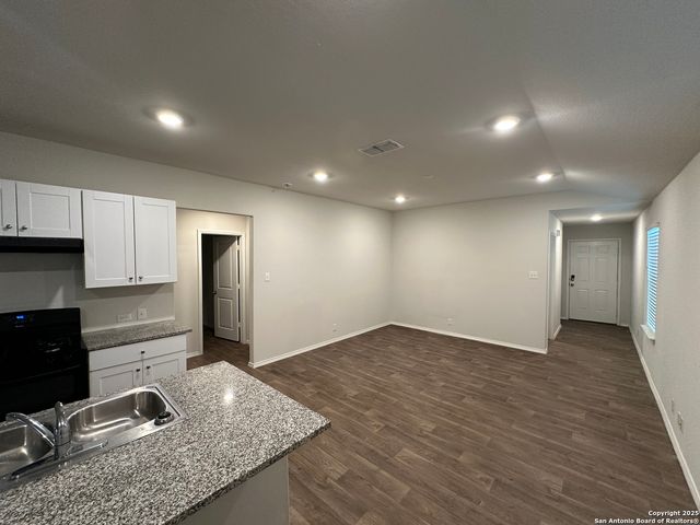 257 Middle Green, Floresville, TX 78114