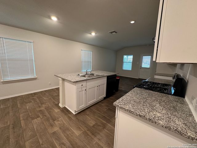 257 Middle Green, Floresville, TX 78114