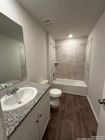 257 Middle Green, Floresville, TX 78114