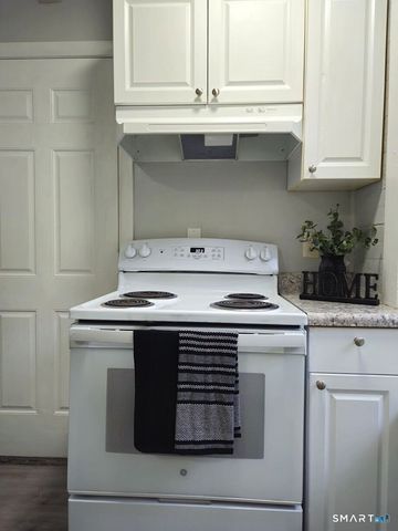 68 Hungerford Alley, Bristol, CT 06010