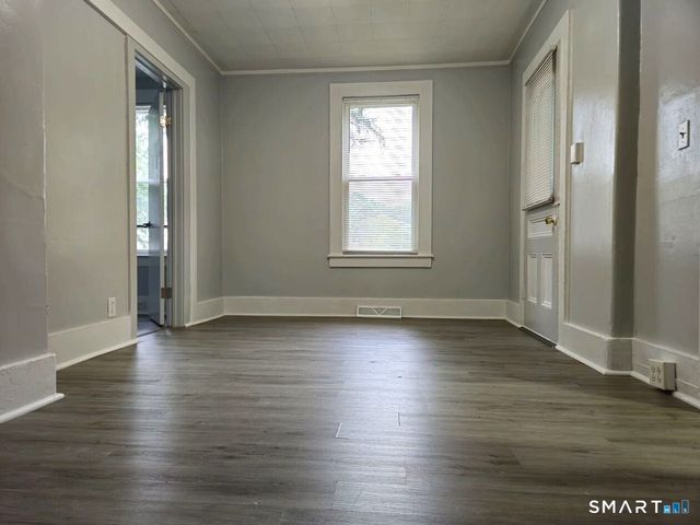 68 Hungerford Alley, Bristol, CT 06010