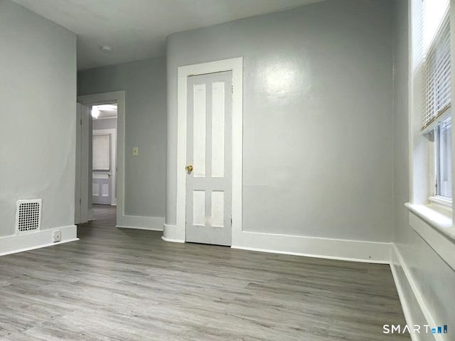 68 Hungerford Alley, Bristol, CT 06010