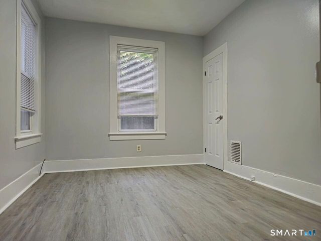 68 Hungerford Alley, Bristol, CT 06010