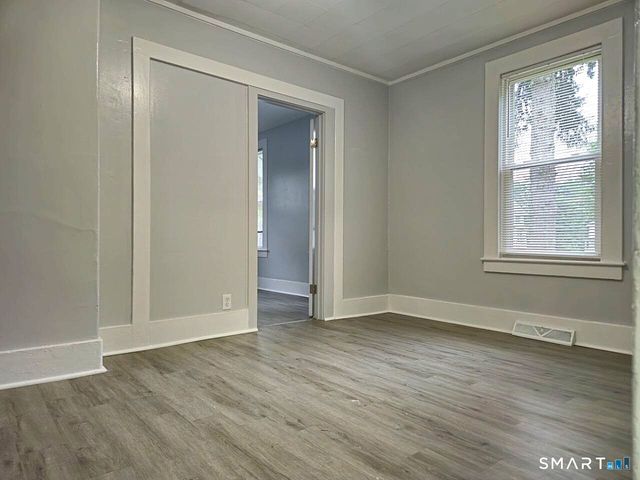 68 Hungerford Alley, Bristol, CT 06010