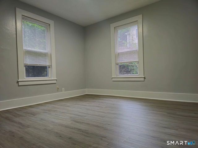 68 Hungerford Alley, Bristol, CT 06010
