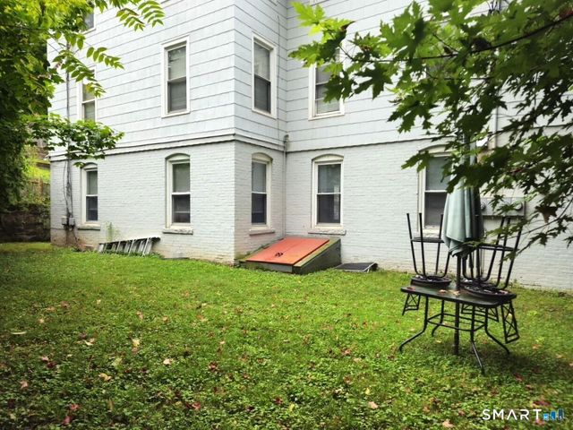 68 Hungerford Alley, Bristol, CT 06010