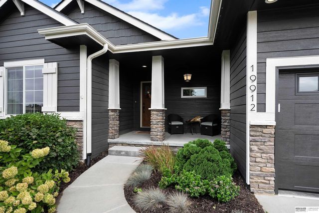 19912 Maple Street, Gretna, NE 68068
