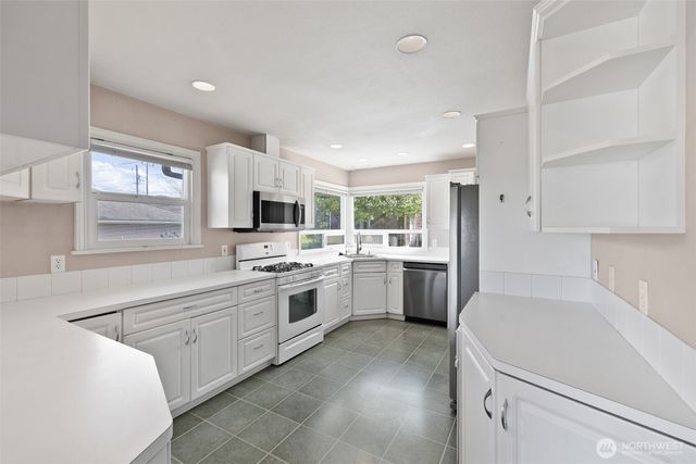 126 W 14th Street, Port Angeles, WA 98362
