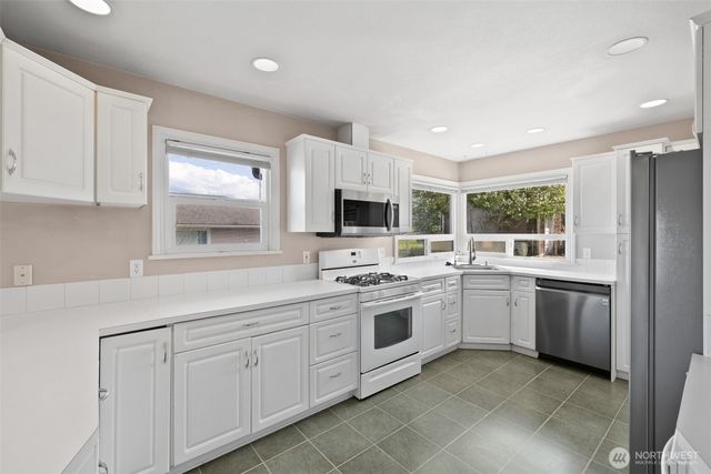 126 W 14th Street, Port Angeles, WA 98362