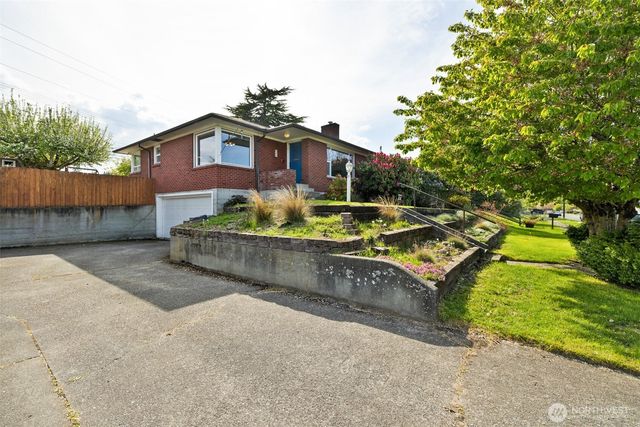 126 W 14th Street, Port Angeles, WA 98362