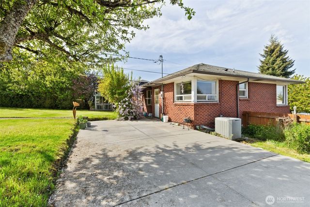 126 W 14th Street, Port Angeles, WA 98362