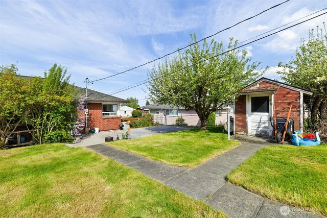 126 W 14th Street, Port Angeles, WA 98362