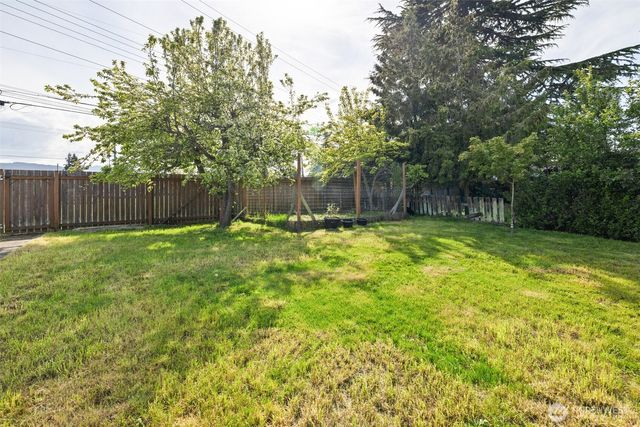 126 W 14th Street, Port Angeles, WA 98362