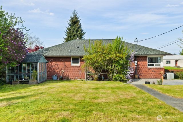 126 W 14th Street, Port Angeles, WA 98362