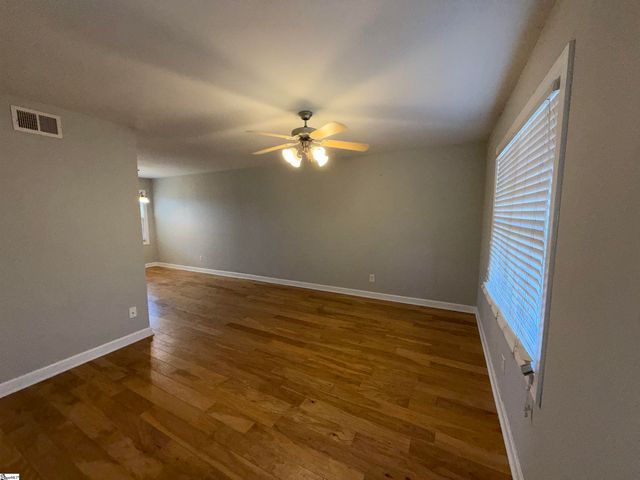 27 Ruby Bay Lane, Simpsonville, SC 29681