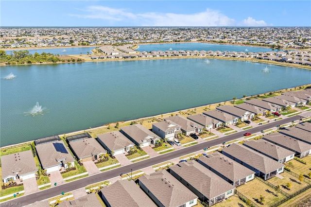 355 Spring Hill Lake LOOP, Cape Coral, FL 33993