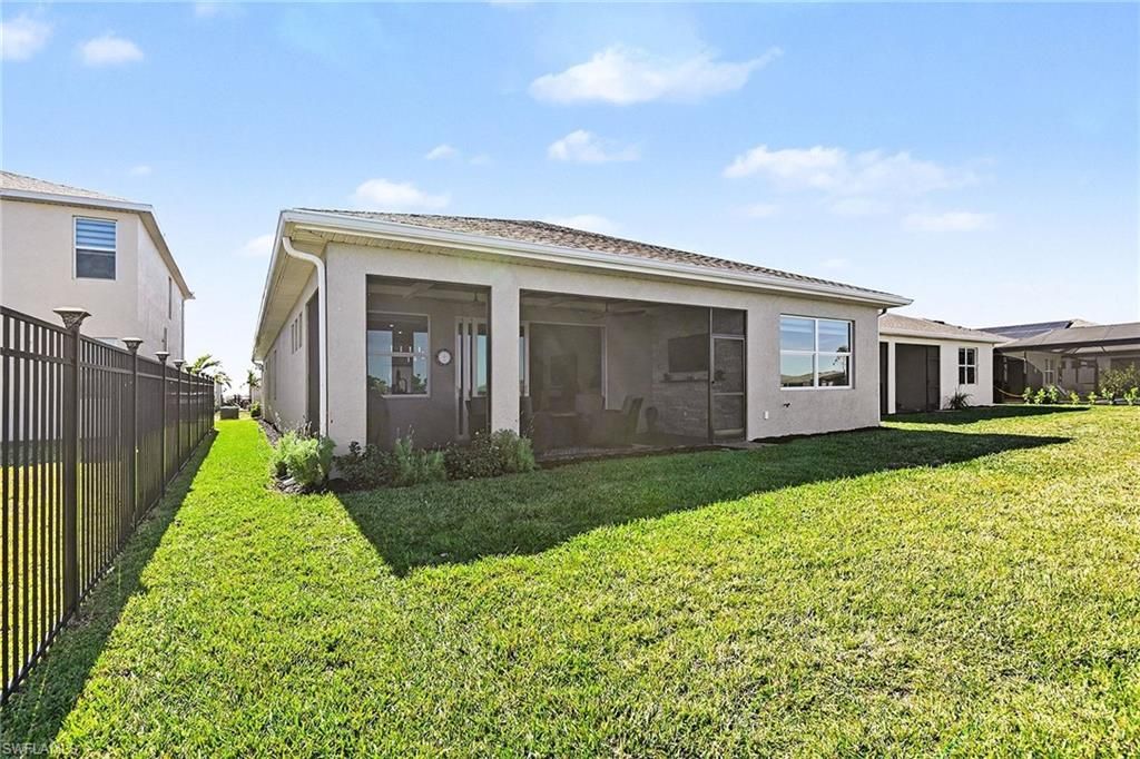 Image 17 of property listing at 355 Spring Hill Lake LOOP, Cape Coral, FL 33993