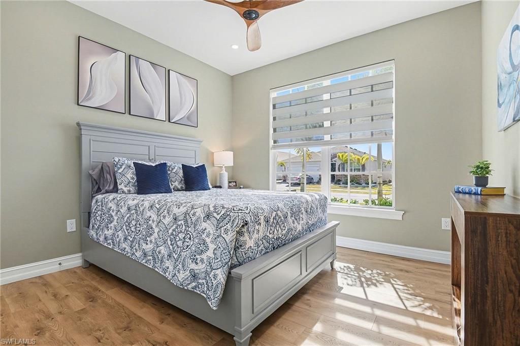 Image 9 of property listing at 355 Spring Hill Lake LOOP, Cape Coral, FL 33993