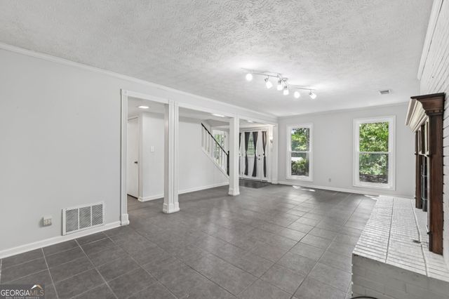 80 Oak Leaf Drive, Stockbridge, GA 30281