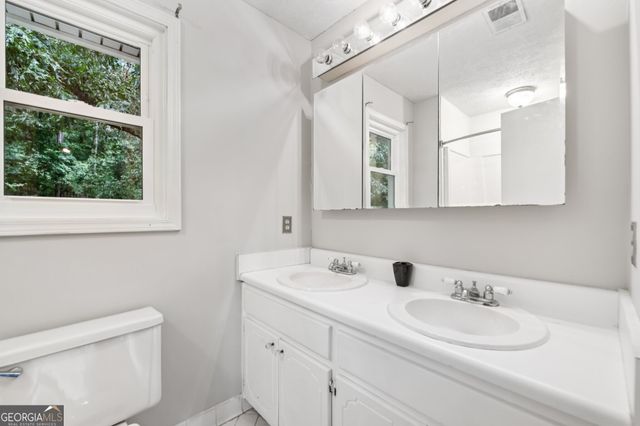 80 Oak Leaf Drive, Stockbridge, GA 30281