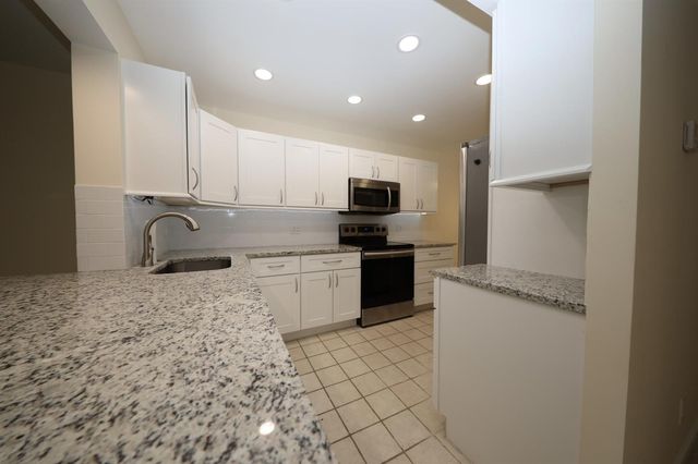 10187 Mangrove Drive 104, Boynton Beach, FL 33437