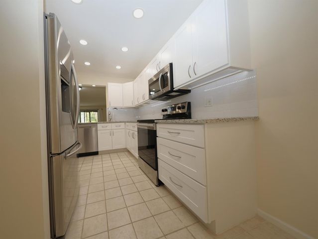 10187 Mangrove Drive 104, Boynton Beach, FL 33437