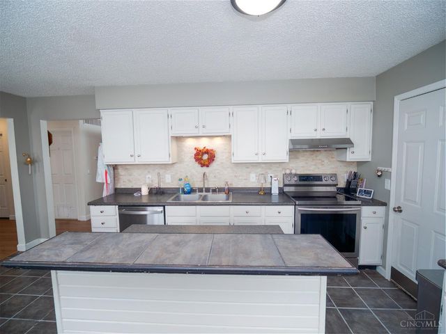 3020 Chickadee Drive, St Clair Twp, OH 45011