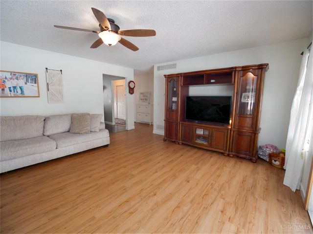 3020 Chickadee Drive, St Clair Twp, OH 45011