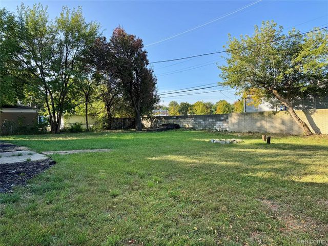 28435 Victor Street, Roseville, MI 48066