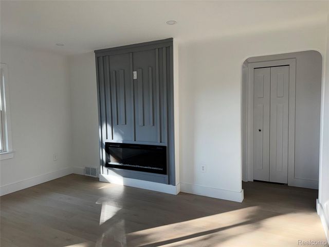 28435 Victor Street, Roseville, MI 48066