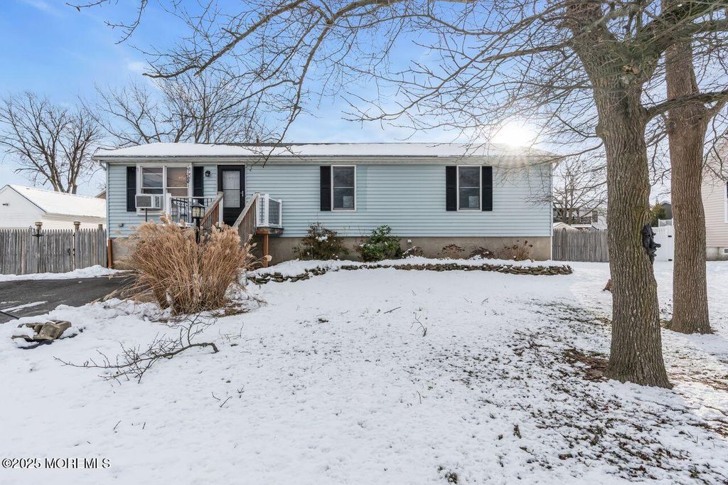 615 Monmouth Avenue, Port Monmouth, NJ 07758