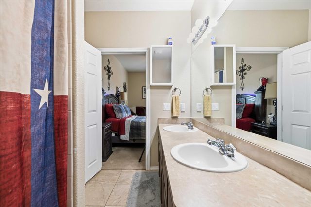 404 Carl Shipp DR, Liberty Hill, TX 78642